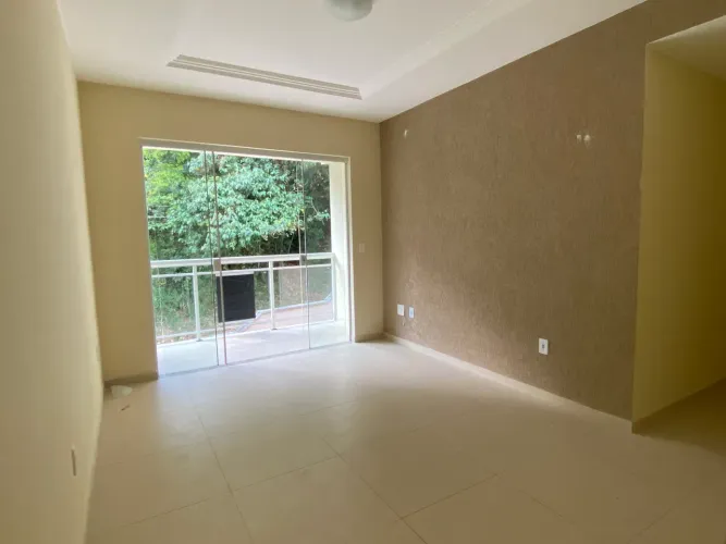 Apartamento amplo com 2 quartos para locação no Cônego, Nova Friburgo - RJ