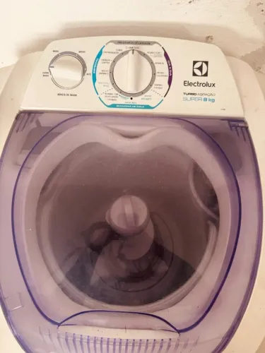 Máquina de Lavar Electrolux 8kg Turbo Agitação - Funcionando