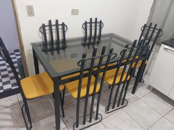 Mesa de jantar tampo de vidro