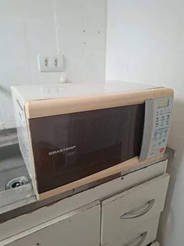 Microondas Brastemp Clean 20L, 220V, modelo BMS26ABBNA