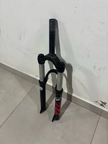 Vendo Suspensão Manitou Match Comp 26?