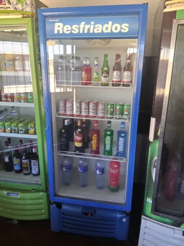 3 expositores de bebidas