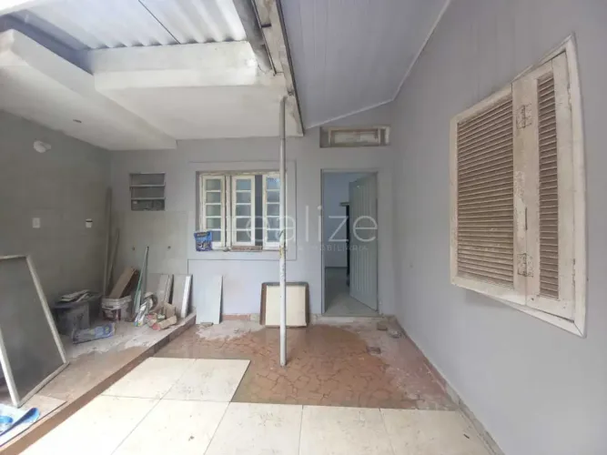 Casa de rua : / Residencial / Vila Guilhermina