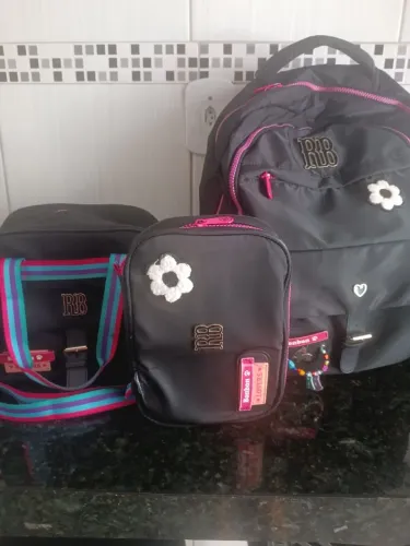 Kit de mochila, lancheira e estojo escolar 