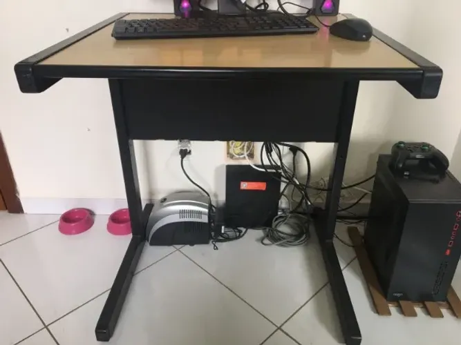 Mesa de escritório 70cm de comprimento