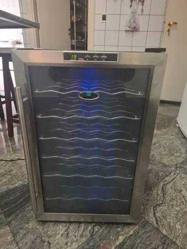 Adega pra vinhos 24 garrafas