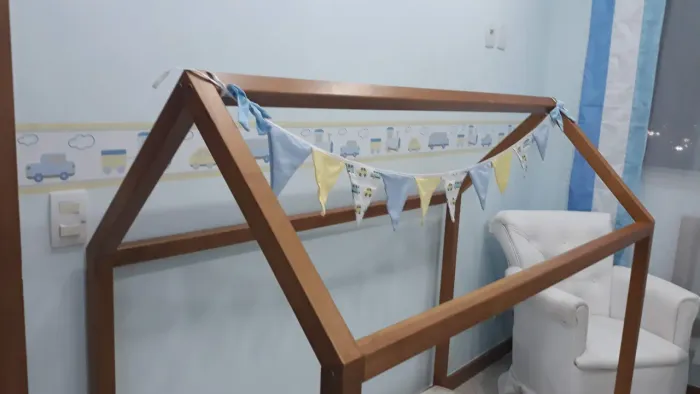 Cama montessoriana em madeira da abra cadabra