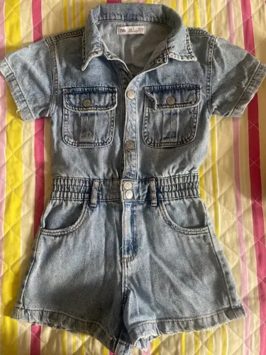 Jardineira Jeans infantil ZARA Tam 7