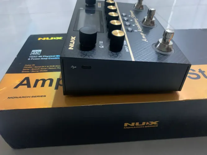 NUX AMP  ACADEMY STOMP