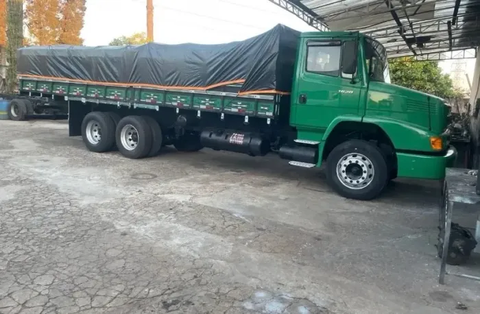 Caminhão MB 1620