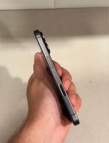 iPhone 17