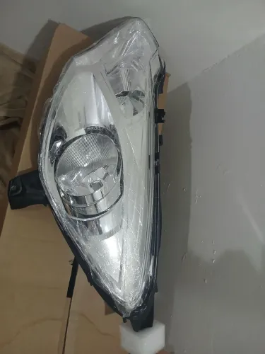 Farol Citroën c3 2013 