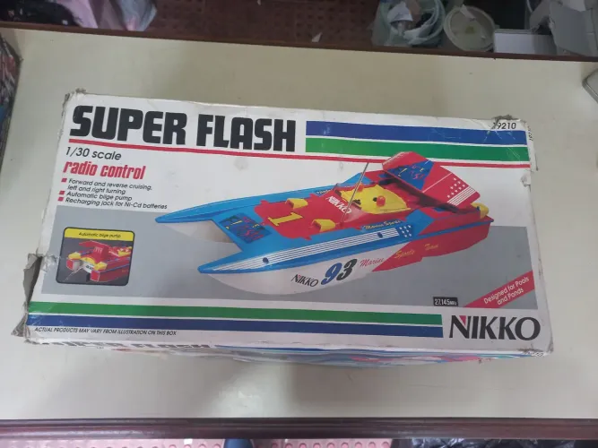 Lancha Nikko Super Flash 1/30