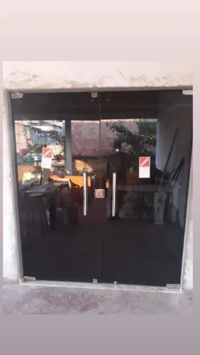 Manutenção e instalação de vidros temperados em geral 