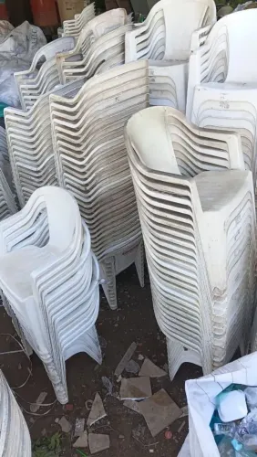 Mesa e  cadeira