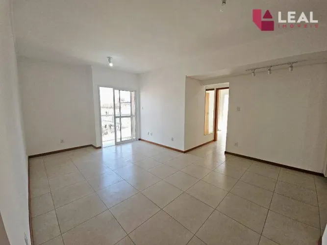 Apartamento com 2 quartos para alugar, 70 m² por R$ 2.350/mês - Santa Dorotéia - Pouso Ale