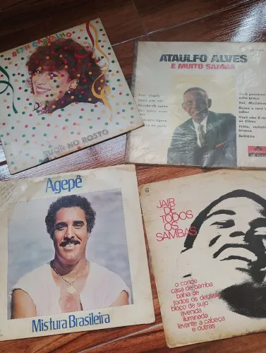 Discos vinil samba. Os 4 por 100,00