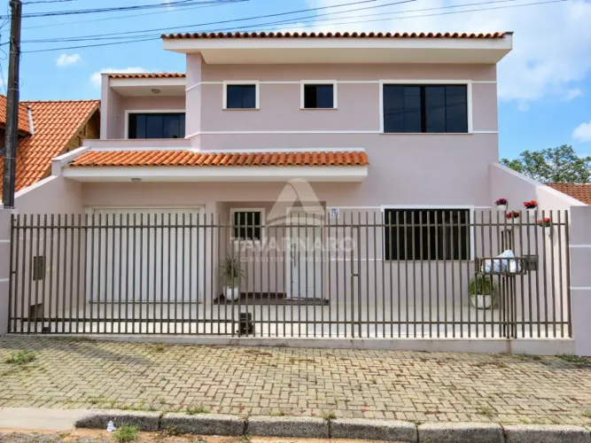 Casa Padrão em Ponta Grossa