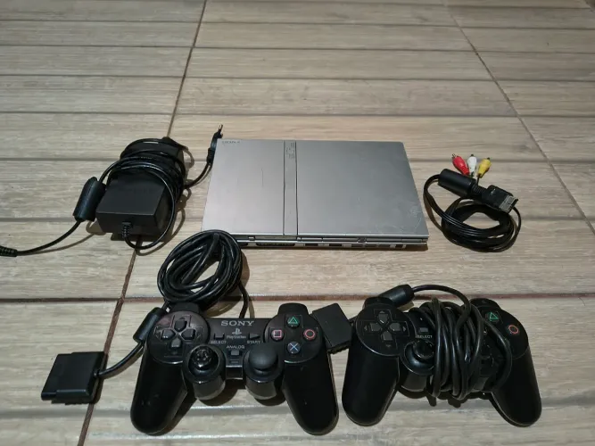 Playstation 2 Prata