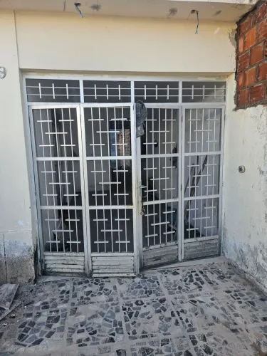 Vendo janelas e portas de alumínio. R$ 200 REAIS CADA.