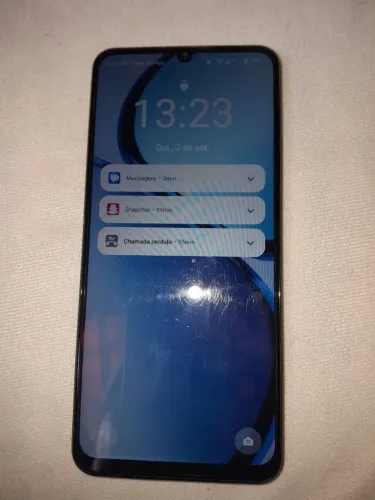 Vendo celular realme 256 gb ,semi novo, em perfeito estado e sem marcas de uso.