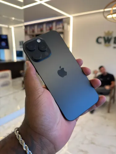 iPhone 16 Pro Max Preto 256GB Bateria 94% - Riscos na Tela