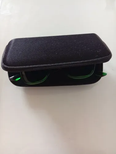 Vendo óculos de sol 