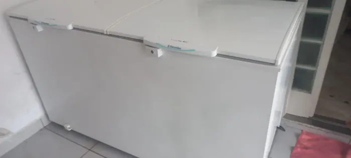 Vendo freezer Electrolux horizontal 477 litros pouco uso