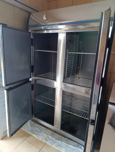 Geladeira industrial inox 4 portas