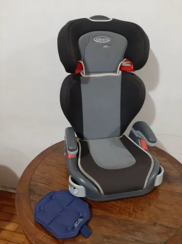 Cadeirinha de Bebê Booster Graco acompanha protetor de cinto. 15 a 36kg, Muito conservada!