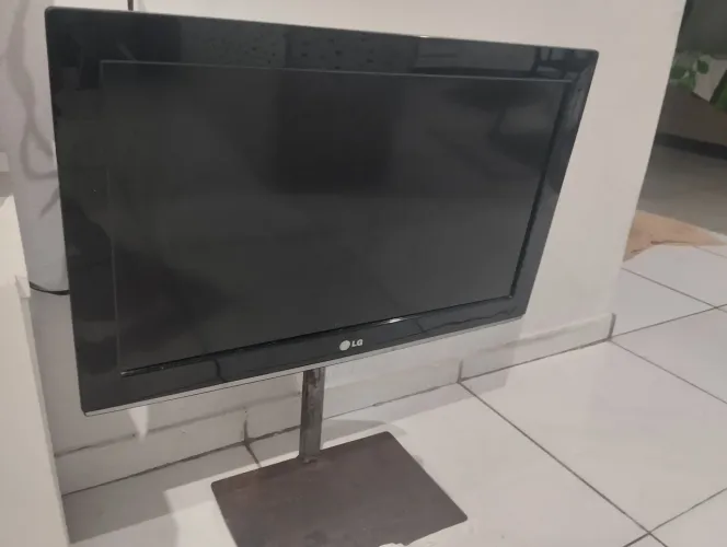 TV LG 26 polegadas com defeito