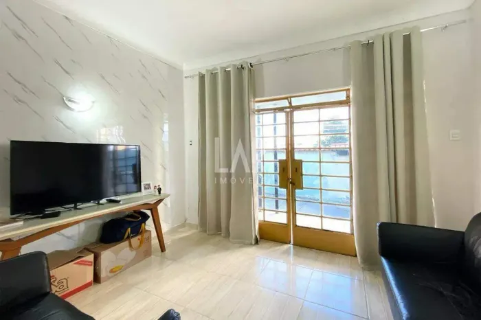 Casa para aluguel, 7 quartos, 1 suíte, 2 vagas, Graça - Belo Horizonte/MG