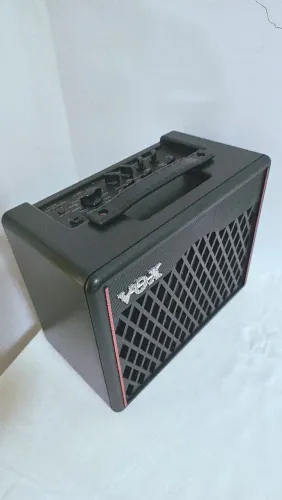 Amplificador VOX - VX 1, para Guitarra. Top de Linha!