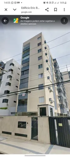 Quarto e sala na orla de ponta verde