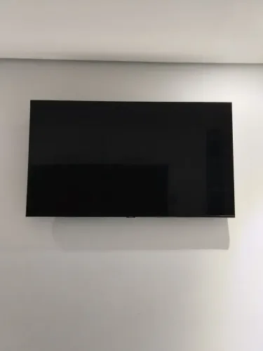 Smart tv Samsung 50 polegadas modelo UN50CU7700G com defeito