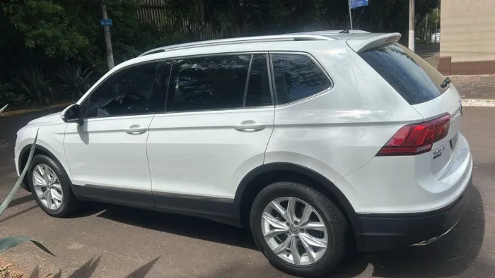 Volkswagen Tiguan Allspac Comf 250 TSI 1.4 Flex 2018