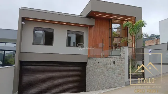 Excelente Casa com 3 dormitórios 220,00m² localizado Potecas São José