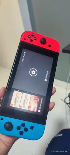 Nintendo Nintendo Switch Switch 32gb Standard + Controle Pro + Jogo (Usado)