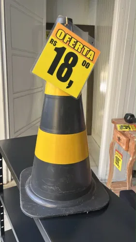 Cone de sinalização (última unidade) de 36,00 reais por 18,00 reais
