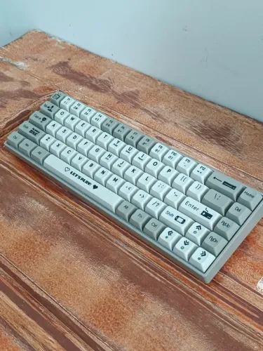 Teclado Mecânico Red Switch AK680 65%