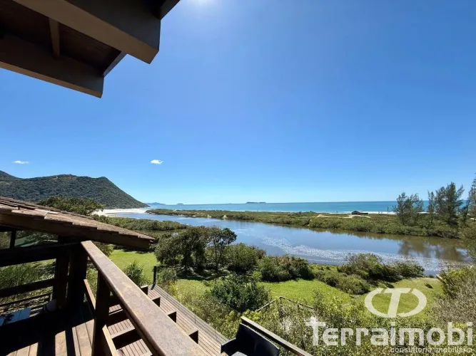 Casa à venda na praia do Siriú-GAROPABA