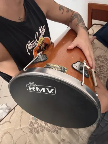 Instrumento musical (TANTAN)