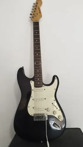 Kit completo Guitarra Elétrica Condor Rocky + Amplificador (Kit usado em bom estado)