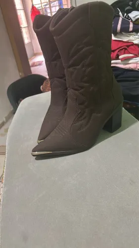 Bota vizzano marrom