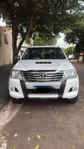 Toyota Hilux CD SRV D4-d 4X4 3.0 TDI Diesel AUT 2014