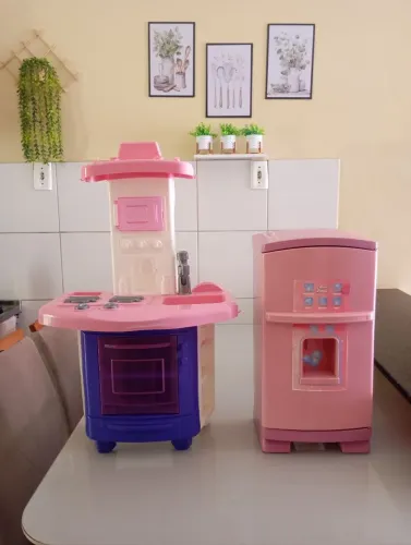 Geladeira e cozinha infantil 