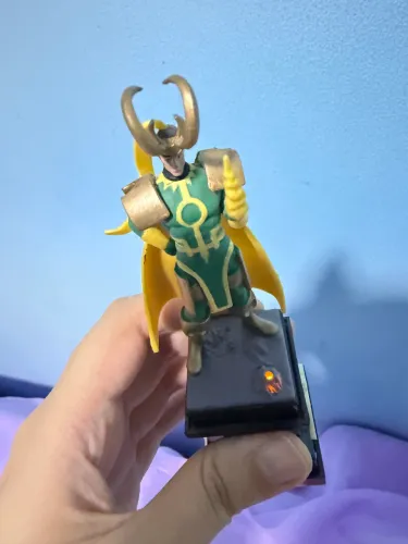 Loki - Peça de Xadrez Marvel Planeta Deagostini 