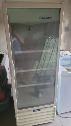 Freezer metalfrio vb40
