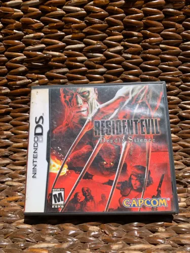 Jogo DS - Resident Evil deadly silence (usado)