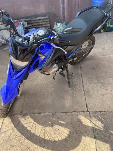 VENDO MOTO CROS 150 